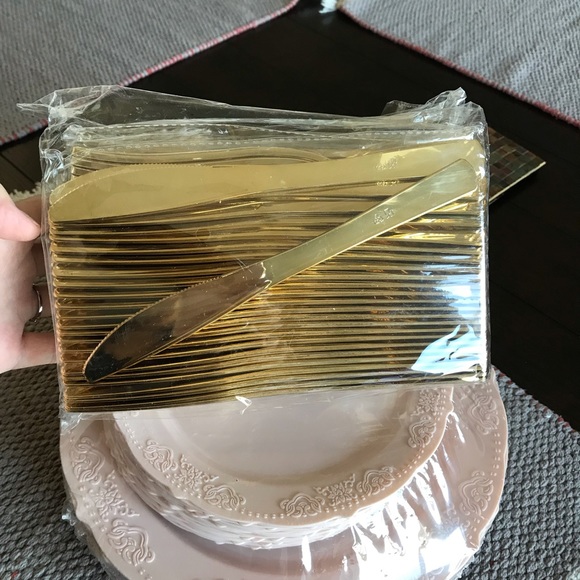 Fine Plastic Tableware - Picture 5 of 6